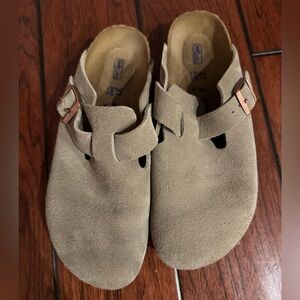 Taupe suede Birkenstock Boston clogs, size 37.